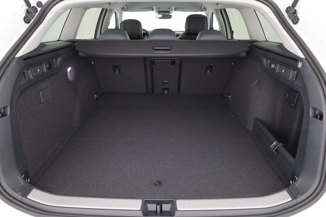 Volkswagen Passat Variant 1.5 TSI eHybrid 150 kW Business Business, IQ.Light, AHK, Winter plus, Akustik, Navi, sofort 