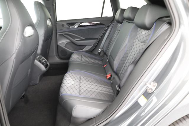 Volkswagen Passat Variant 1.5 TSI eHybrid 200 kW R-Line R-LINE, Pano, 19-Zoll, IQ.Light 