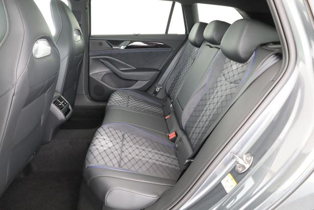 Volkswagen Passat Variant 1.5 TSI eHybrid 200 kW R-Line R-LINE, HuD, ProMax, Pano, 19-Zoll, IQ.Light 
