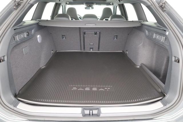 Volkswagen Passat Variant 1.5 TSI eHybrid 200 kW R-Line R-LINE, HuD, ProMax, Pano, 19-Zoll, IQ.Light 