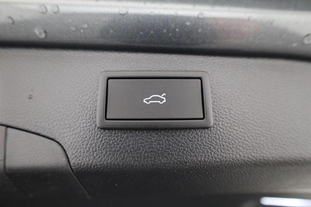 Volkswagen Passat Variant 1.5 TSI eHybrid 200 kW R-Line R-LINE, HuD, ProMax, Pano, 19-Zoll, IQ.Light 