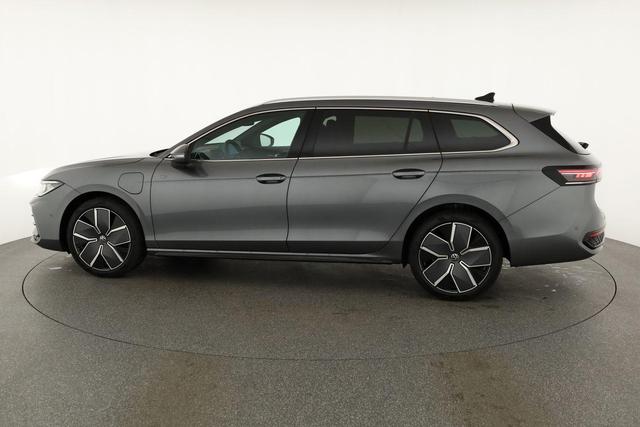 Volkswagen Passat Variant 1.5 TSI eHybrid 200 kW R-Line R-LINE, HuD, ProMax, Pano, 19-Zoll, IQ.Light 