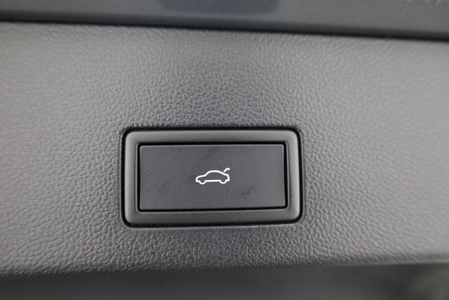 Volkswagen Golf Variant VIII 1.5 eTSI DSG Life, AHK, easyOpen, Kamera, Winter, 3-J Garantie 