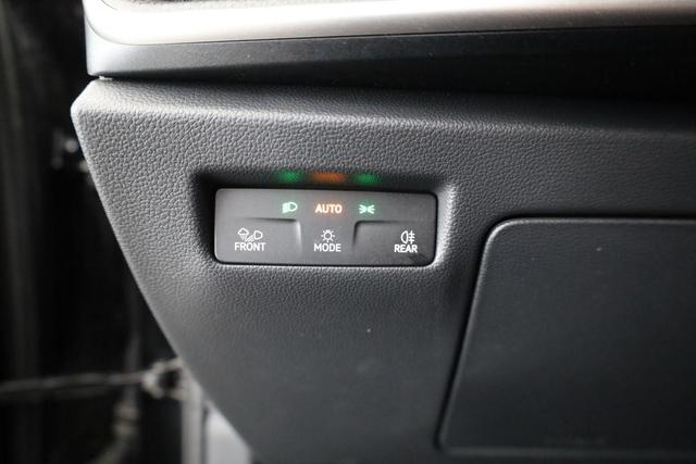Skoda Superb Combi 2.0 TDI 142 kW 4x4 Selection DSG Selection, Standheizung, Pano, AHK, Navi, Matrix 