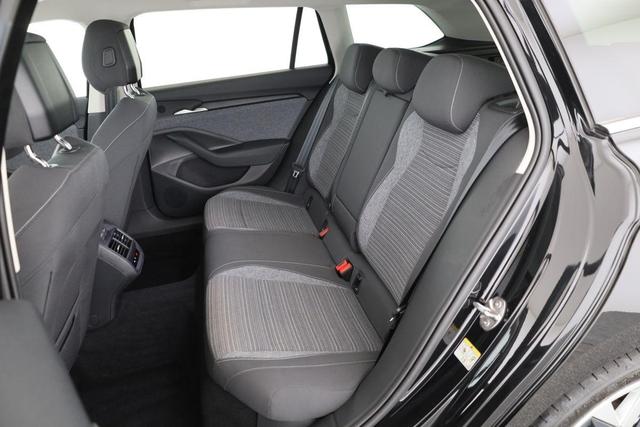 Skoda Superb Combi 2.0 TDI 142 kW 4x4 Selection DSG Selection, Standheizung, Pano, AHK, Navi, Matrix 