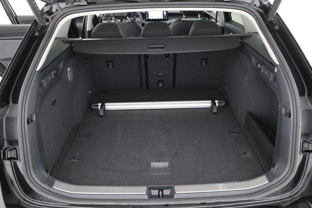 Skoda Superb Combi 2.0 TDI 142 kW 4x4 Selection DSG Selection, Standheizung, Pano, AHK, Navi, Matrix 