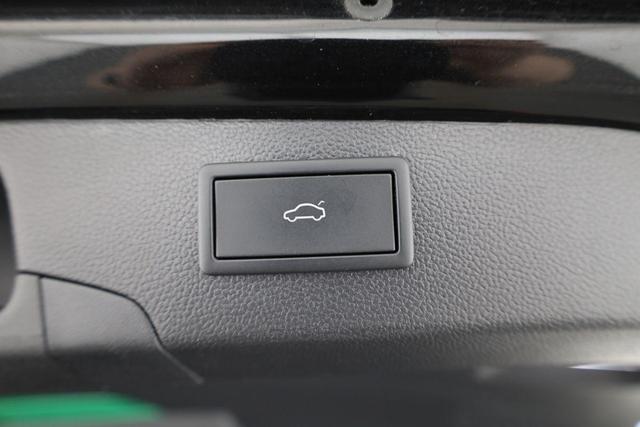 Skoda Superb Combi 2.0 TDI 142 kW 4x4 Selection DSG Selection, Standheizung, Pano, AHK, Navi, Matrix 