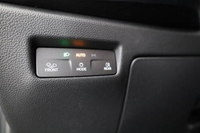 Skoda Superb Combi 1.5 TSI iV 150kW Selection DSG Selection, AHK, Matrix, Side, el. Klappe, Navi 