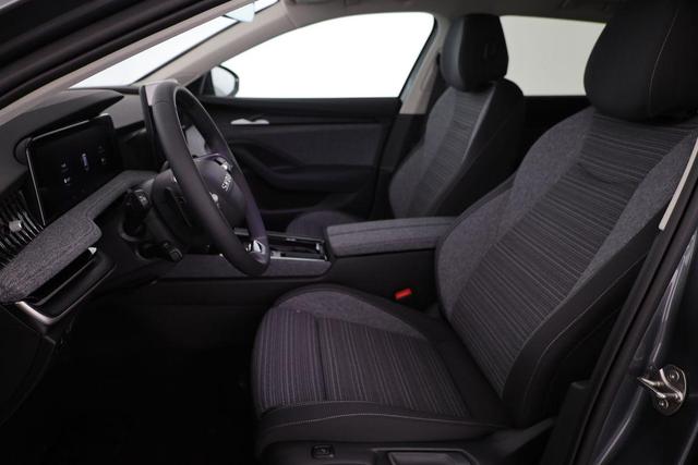 Skoda Superb Combi 1.5 TSI iV 150kW Selection DSG Selection, AHK, Matrix, Side, el. Klappe, Navi 