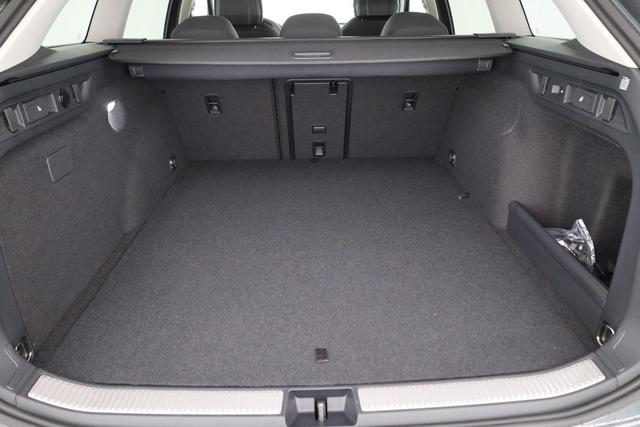 Skoda Superb Combi 1.5 TSI iV 150kW Selection DSG Selection, AHK, Matrix, Side, el. Klappe, Navi 
