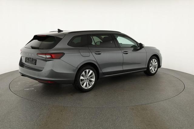 Skoda Superb Combi 1.5 TSI iV 150kW Selection DSG Selection, AHK, Matrix, Side, el. Klappe, Navi 