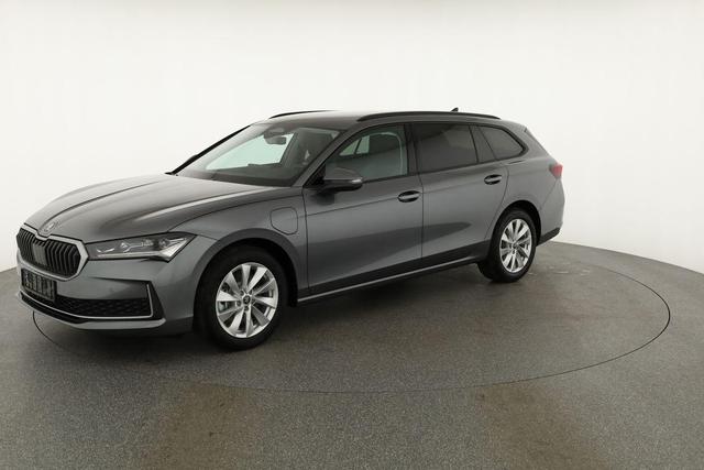 Skoda Superb Combi 1.5 TSI iV 150kW Selection DSG Selection, AHK, Matrix, Side, el. Klappe, Navi 
