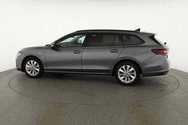 Skoda Superb Combi 1.5 TSI iV 150kW Selection DSG Selection, AHK, Matrix, Side, el. Klappe, Navi 