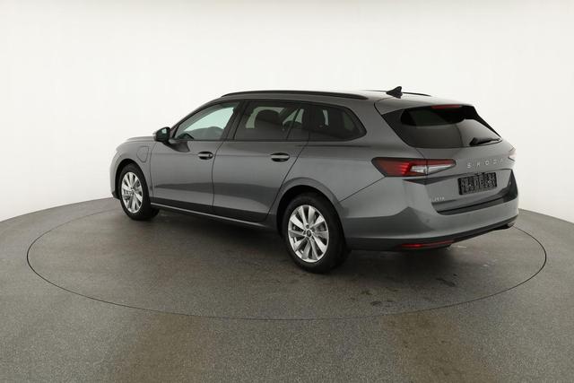 Skoda Superb Combi 1.5 TSI iV 150kW Selection DSG Selection, AHK, Matrix, Side, el. Klappe, Navi 
