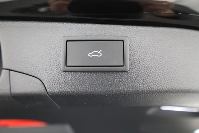 Volkswagen Passat Variant 1.5 TSI eHybrid 200 kW R-Line R-LINE, Pano, 19-Zoll, IQ.Light 