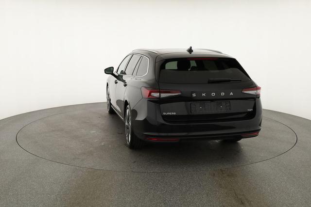 Skoda Superb Combi 2.0 TDI 142 kW 4x4 Selection DSG Selection, Standheizung, Pano, AHK, Navi, Matrix 