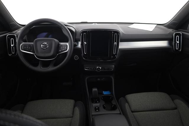 Volvo XC40 Core 2WD B3 Mild-Hybrid Core, Navi, Thors Hammer, Winter, Kamera, el. Klappe 