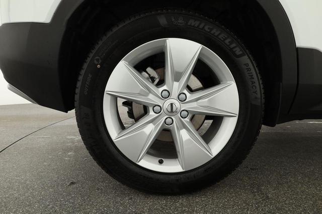 Volvo XC40 Core 2WD B3 Mild-Hybrid Core, Navi, Thors Hammer, Winter, Kamera, el. Klappe 