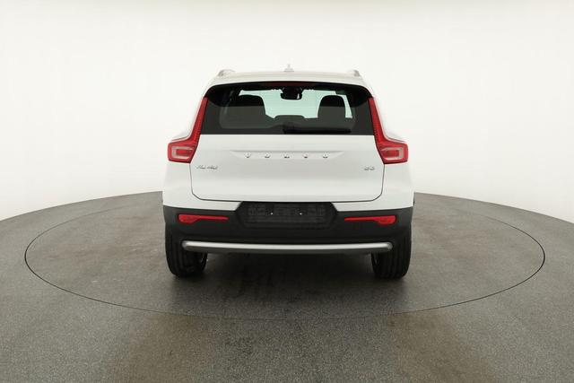 Volvo XC40 Core 2WD B3 Mild-Hybrid Core, Navi, Thors Hammer, Winter, Kamera, el. Klappe 