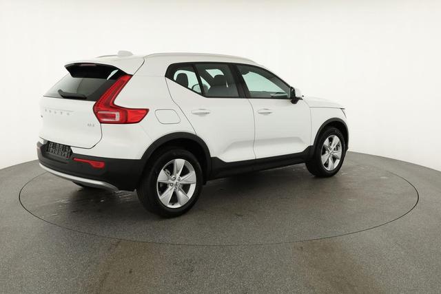 Volvo XC40 Core 2WD B3 Mild-Hybrid Core, Navi, Thors Hammer, Winter, Kamera, el. Klappe 