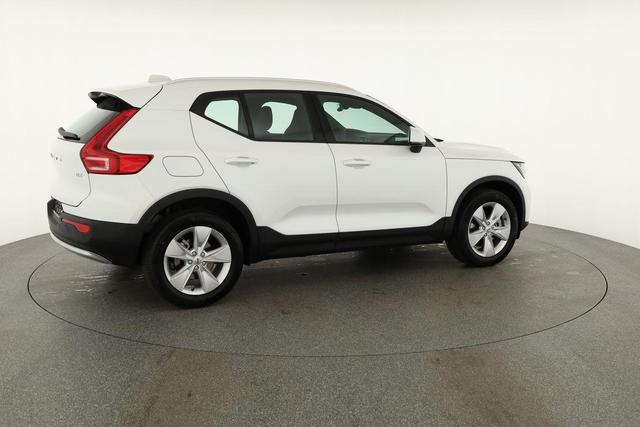 Volvo XC40 Core 2WD B3 Mild-Hybrid Core, Navi, Thors Hammer, Winter, Kamera, el. Klappe 