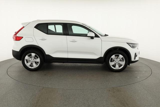 Volvo XC40 Core 2WD B3 Mild-Hybrid Core, Navi, Thors Hammer, Winter, Kamera, el. Klappe 
