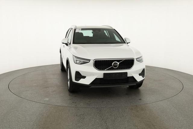 Volvo XC40 Core 2WD B3 Mild-Hybrid Core, Navi, Thors Hammer, Winter, Kamera, el. Klappe 