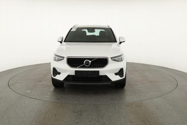 Volvo XC40 Core 2WD B3 Mild-Hybrid Core, Navi, Thors Hammer, Winter, Kamera, el. Klappe 