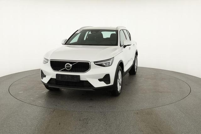Volvo XC40 Core 2WD B3 Mild-Hybrid Core, Navi, Thors Hammer, Winter, Kamera, el. Klappe 