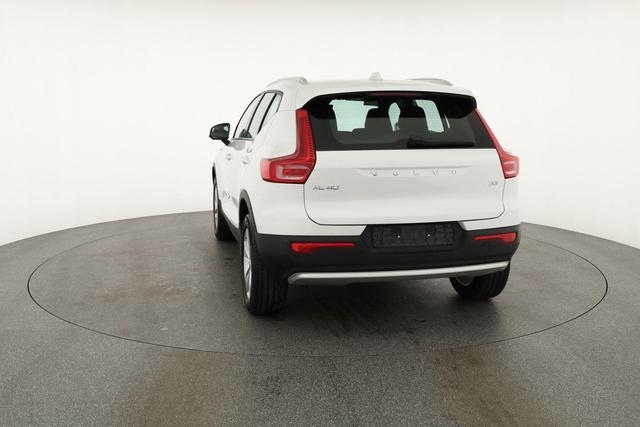 Volvo XC40 Core 2WD B3 Mild-Hybrid Core, Navi, Thors Hammer, Winter, Kamera, el. Klappe 