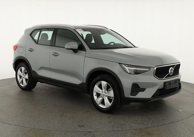 Volvo XC40 - Core 2WD B3 Mild-Hybrid Core, AHK, Navi, Thors Hammer, Winter, Kamera, el. Klappe