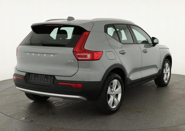 Volvo XC40 Core 2WD B3 Mild-Hybrid Core, AHK, Navi, Thors Hammer, Winter, Kamera, el. Klappe 