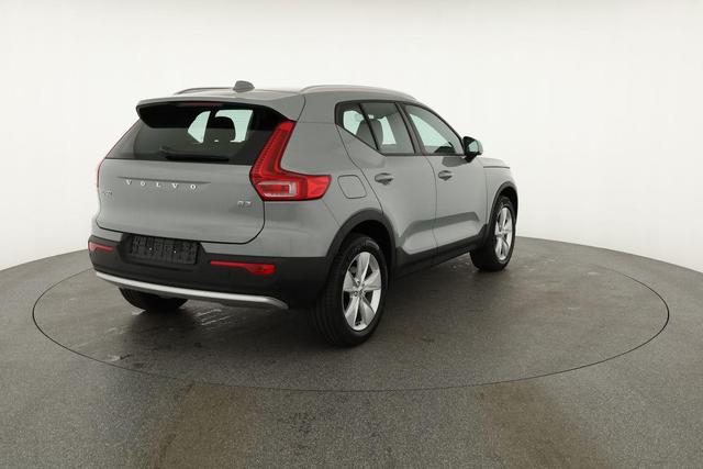 Volvo XC40 Core 2WD B3 Mild-Hybrid Core, AHK, Navi, Thors Hammer, Winter, Kamera, el. Klappe 