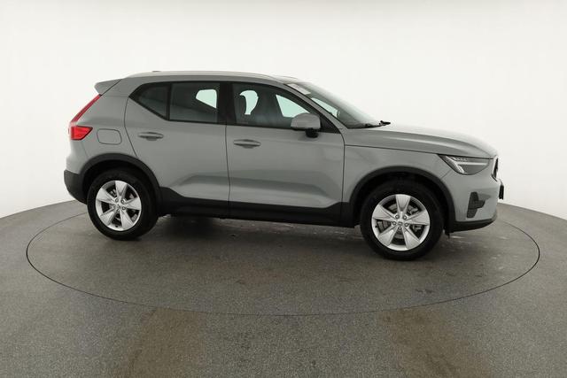 Volvo XC40 Core 2WD B3 Mild-Hybrid Core, AHK, Navi, Thors Hammer, Winter, Kamera, el. Klappe 