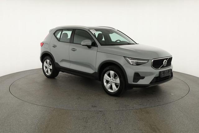 Volvo XC40 Core 2WD B3 Mild-Hybrid Core, AHK, Navi, Thors Hammer, Winter, Kamera, el. Klappe 