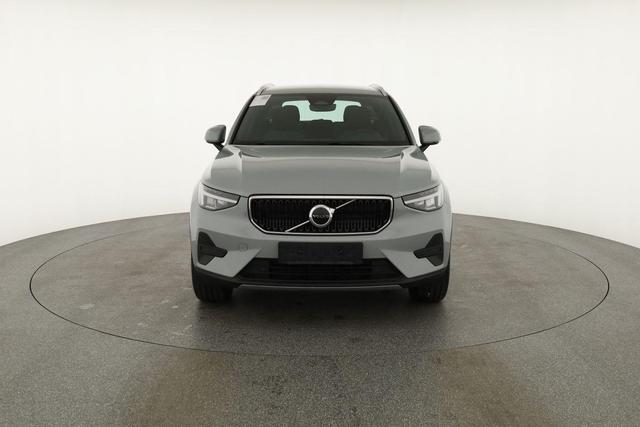 Volvo XC40 Core 2WD B3 Mild-Hybrid Core, AHK, Navi, Thors Hammer, Winter, Kamera, el. Klappe 