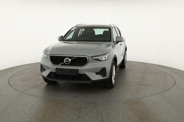 Volvo XC40 Core 2WD B3 Mild-Hybrid Core, AHK, Navi, Thors Hammer, Winter, Kamera, el. Klappe 