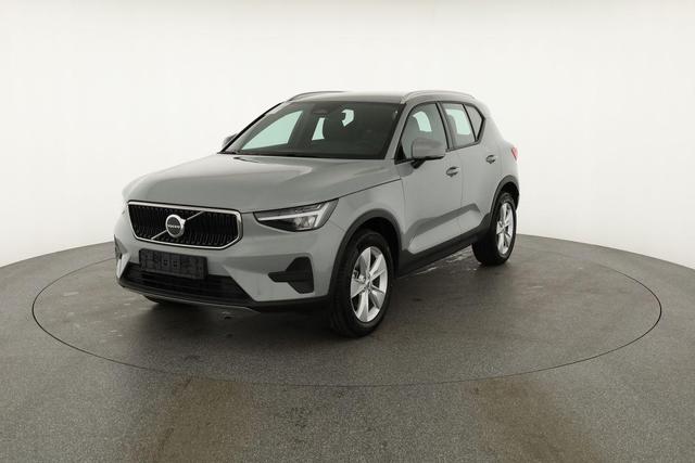 Volvo XC40 Core 2WD B3 Mild-Hybrid Core, AHK, Navi, Thors Hammer, Winter, Kamera, el. Klappe 