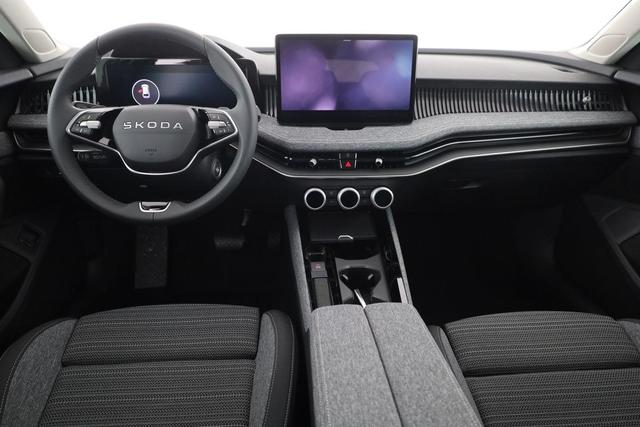 Skoda Superb Combi 1.5 TSI iV 150kW Selection DSG Selection, AHK, Matrix, Side, el. Klappe, Navi 
