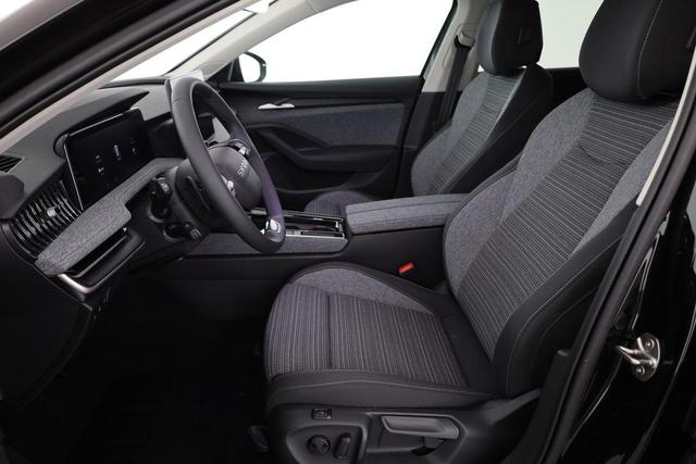 Skoda Superb Combi 1.5 TSI iV 150kW Selection DSG Selection, AHK, Matrix, Side, el. Klappe, Navi 