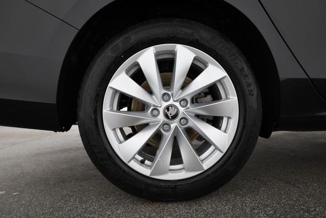 Skoda Superb Combi 1.5 TSI iV 150kW Selection DSG Selection, AHK, Matrix, Side, el. Klappe, Navi 