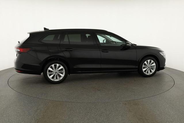 Skoda Superb Combi 1.5 TSI iV 150kW Selection DSG Selection, AHK, Matrix, Side, el. Klappe, Navi 