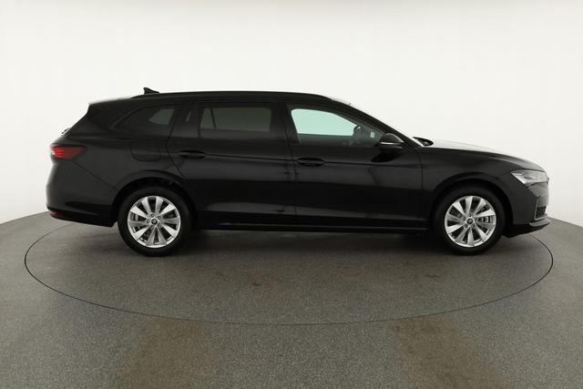Skoda Superb Combi 1.5 TSI iV 150kW Selection DSG Selection, AHK, Matrix, Side, el. Klappe, Navi 