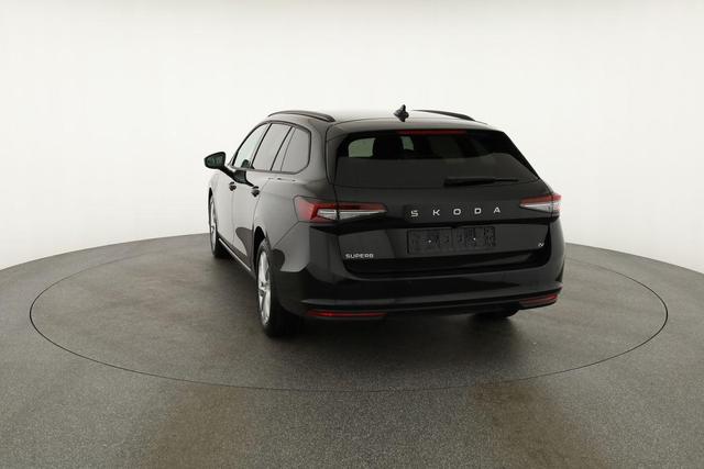 Skoda Superb Combi 1.5 TSI iV 150kW Selection DSG Selection, AHK, Matrix, Side, el. Klappe, Navi 