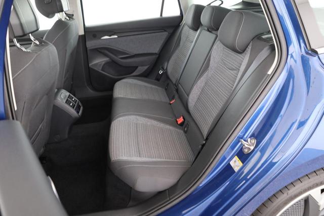 Skoda Superb Combi 2.0 TDI 142kW 4x4 Selection DSG Selection, Standheizung, Pano, AHK, Navi, Matrix 