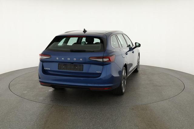 Skoda Superb Combi 2.0 TDI 142kW 4x4 Selection DSG Selection, Standheizung, Pano, AHK, Navi, Matrix 