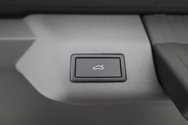 Volkswagen T7 Multivan Life lang TDI DSG Life, Teilleder, AHK, Navi, easyOpen, 7-Sitzer 