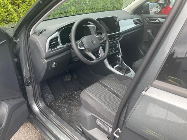 Volkswagen T-Roc - Life 1.5 TSI DSG Life, AHK, Navi, Kamera, LED, Parklenk