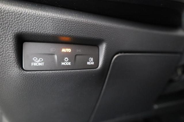 Skoda Superb Combi 2.0 TDI 142 kW 4x4 Selection DSG Selection, Standheizung, Pano, AHK, Navi, Matrix 