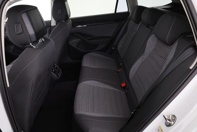 Skoda Superb Combi 2.0 TDI 142 kW 4x4 Selection DSG Selection, Standheizung, Pano, AHK, Navi, Matrix 